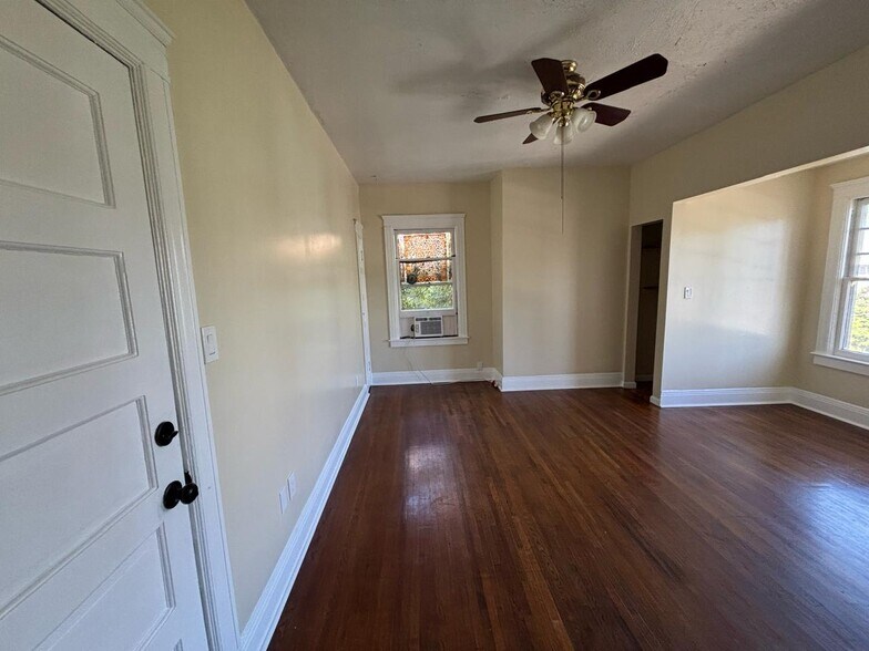 Building Photo - 1628 W 24th St