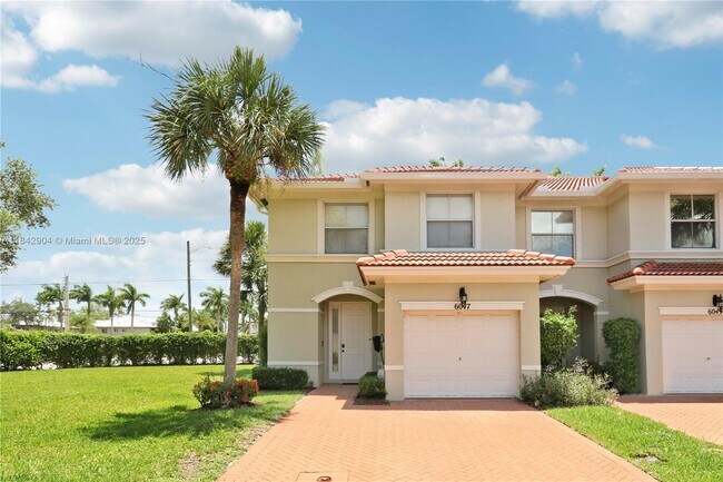 Primary Photo - 6047 Seminole Gardens Cir
