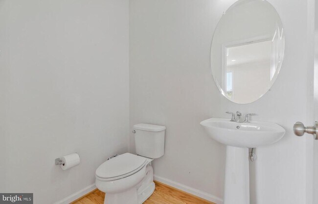 Building Photo - 42502 Dogwood Glen Square