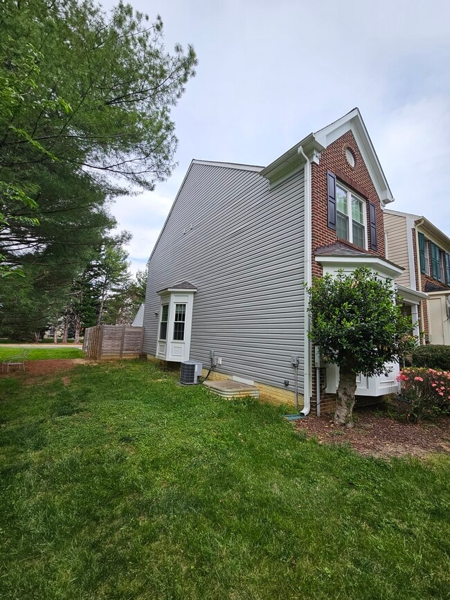 Building Photo - 16831 Centerfield Way