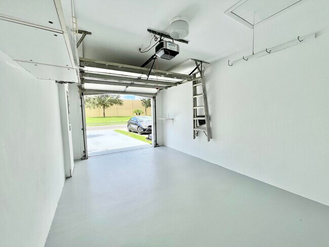 Building Photo - 15306 W Tranquility Lake Dr
