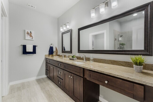 Building Photo - 5871 Rivendell Dr