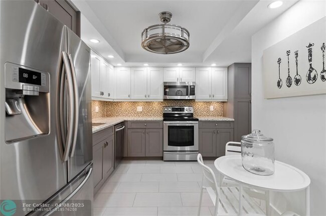 Building Photo - 3500 Galt Ocean Dr
