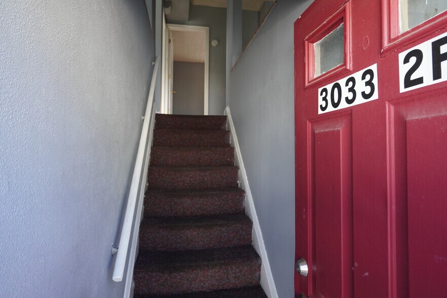 Building Photo - 3033 Hamilton Ave