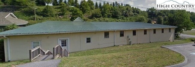 Building Photo - 1846 U.S. Hwy 421 S