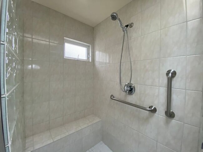 Building Photo - 3BR 3BA home, located in beautiful Solana Beach! Spacious layout with lush landscape