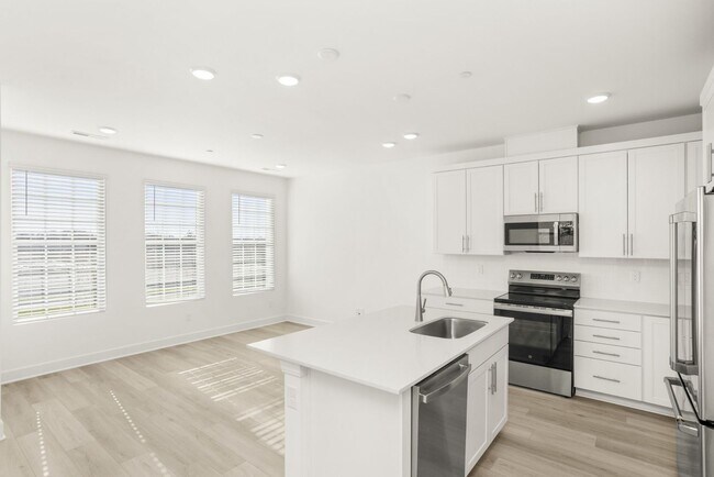 Building Photo - 320 Lynwood Station Blvd