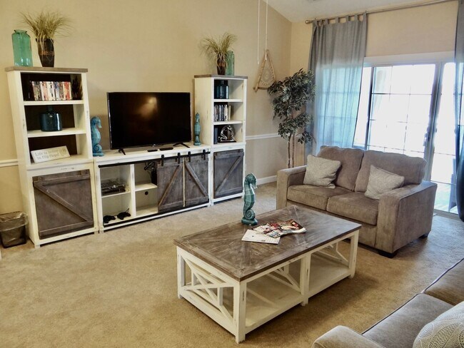 Building Photo - All Inclusive Seasonal Rental Available 11...