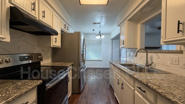 Building Photo - 6610 Huron Ave