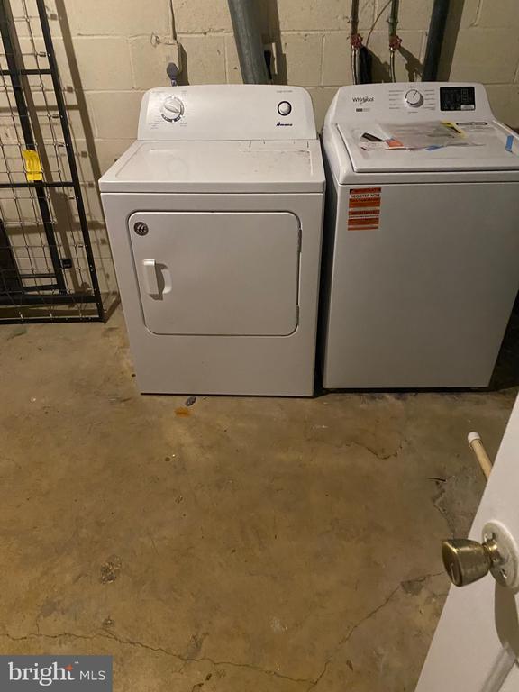 Building Photo - 9717 Whiskey Run