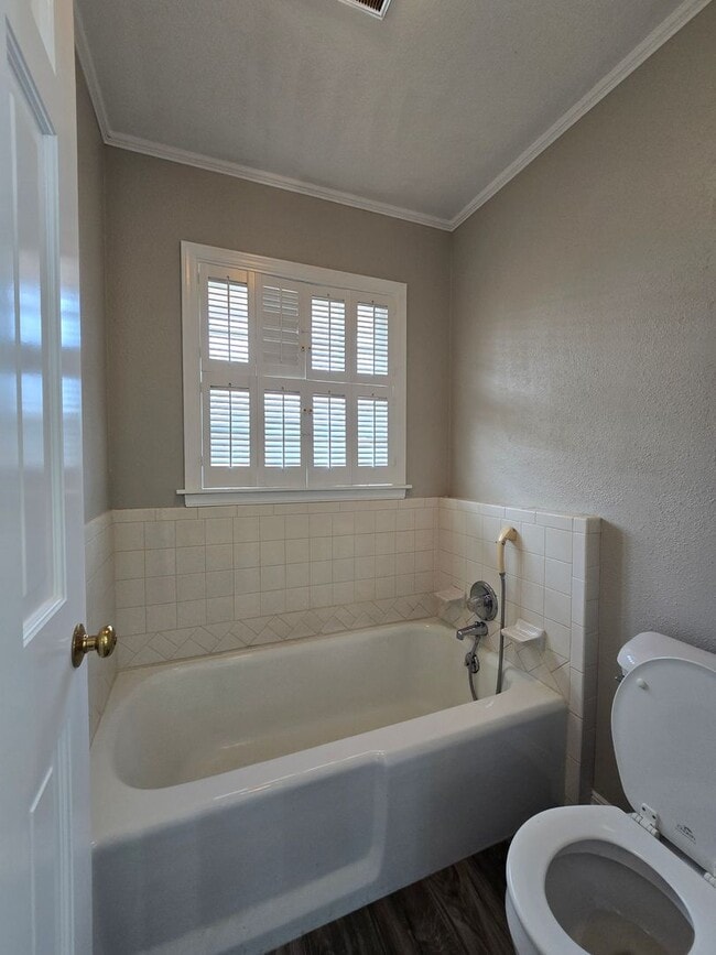 Building Photo - 3 Bedroom 2 Bath home in Shawnee!