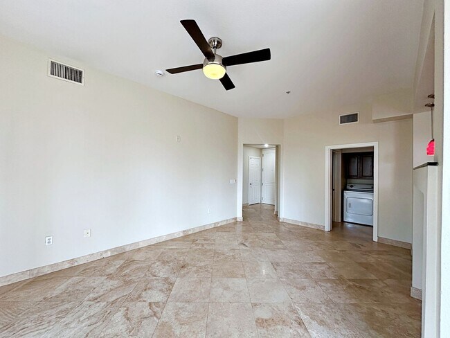 Building Photo - FREE WEEK PROMO! 2 BEDROOM 2 BATH GUARD GATED PARK AVENUE CONDO OFF THE STRIP!