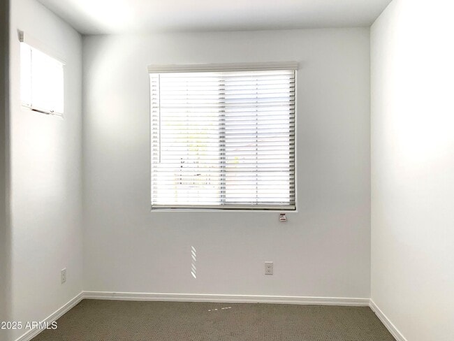 Building Photo - 10865 E Tiburon Ave