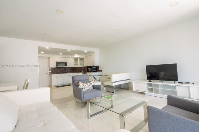 Building Photo - 1408 Brickell Bay Dr
