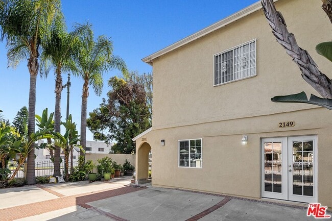Building Photo - 2149 Glendon Ave