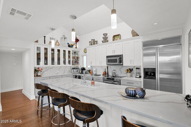 Building Photo - 7760 E Gainey Ranch Rd