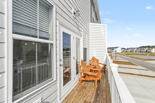 Building Photo - 801 Recess Pt Dr