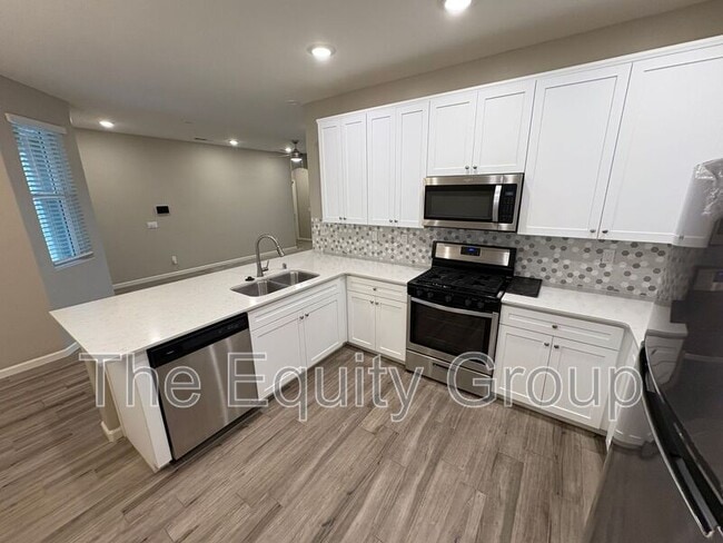 Building Photo - 4526 W Flagstaff Ave