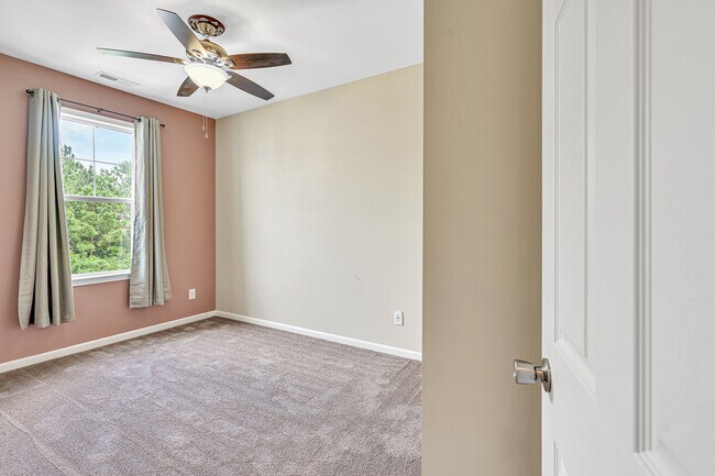 Building Photo - 310 Cedar Island Trail