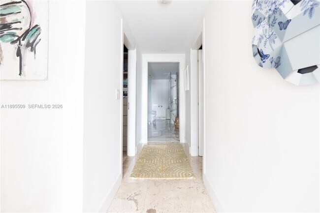 Building Photo - 2627 S Bayshore Dr