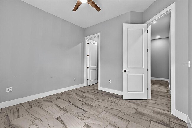 Building Photo - 70 Bannbury Ln
