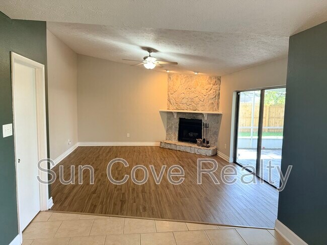 Building Photo - 4017 Paddlewheel Dr