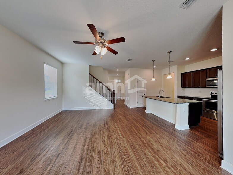 Building Photo - 322 Pine Terrace Dr