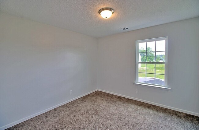 Building Photo - 29 Quarter Horse Run NE