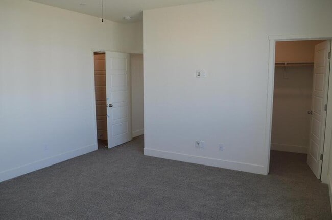 Building Photo - 2451 Galiano Dr