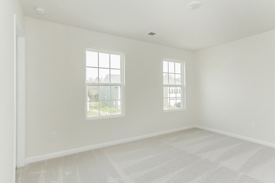 Building Photo - 2801 Oldfield Dr