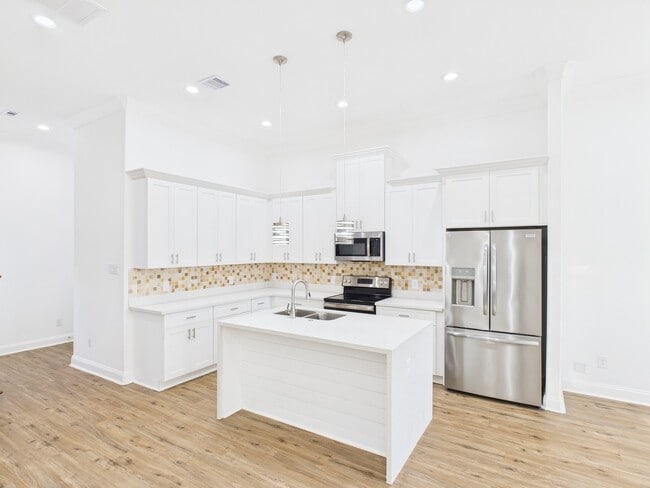 Building Photo - 4619 Stassen St