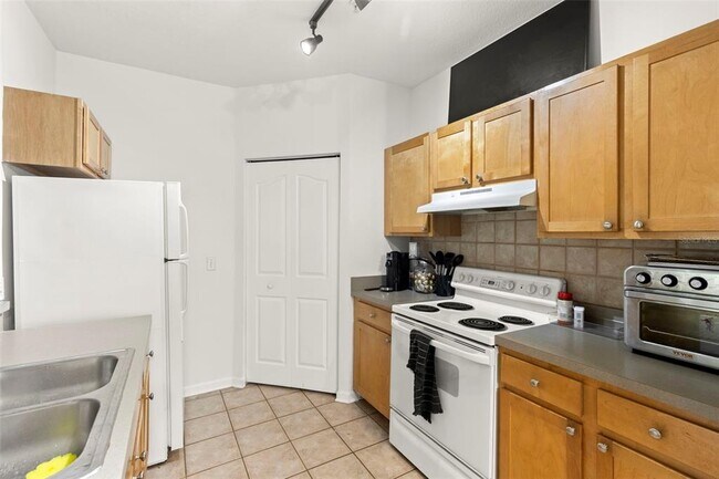 Building Photo - 4207 S Dale Mabry Hwy