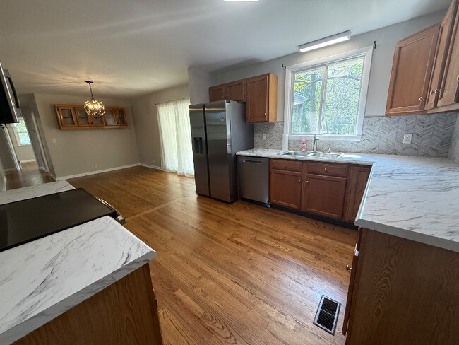 Building Photo - 2034 Ransom Dr