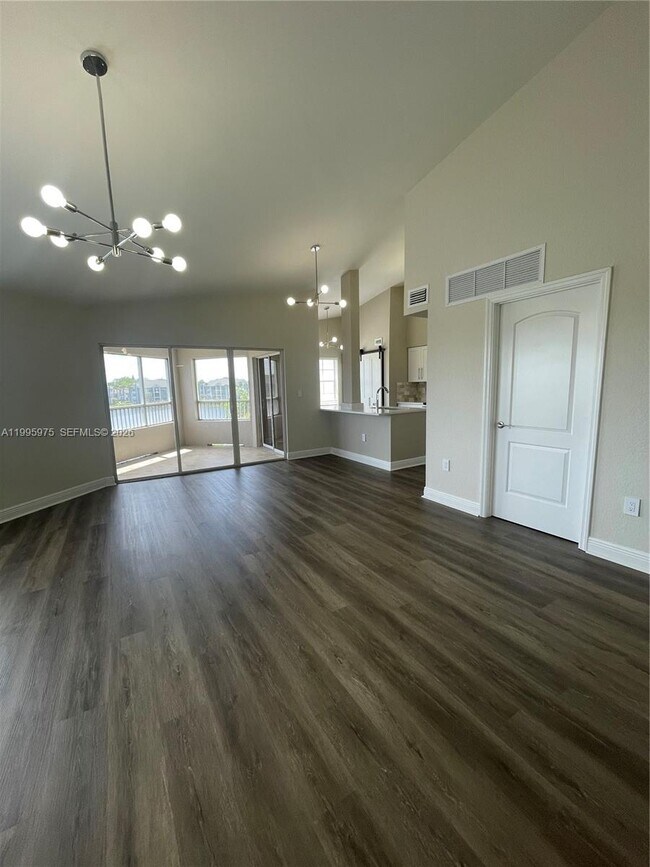 Building Photo - 2850 N Oakland Forest Dr