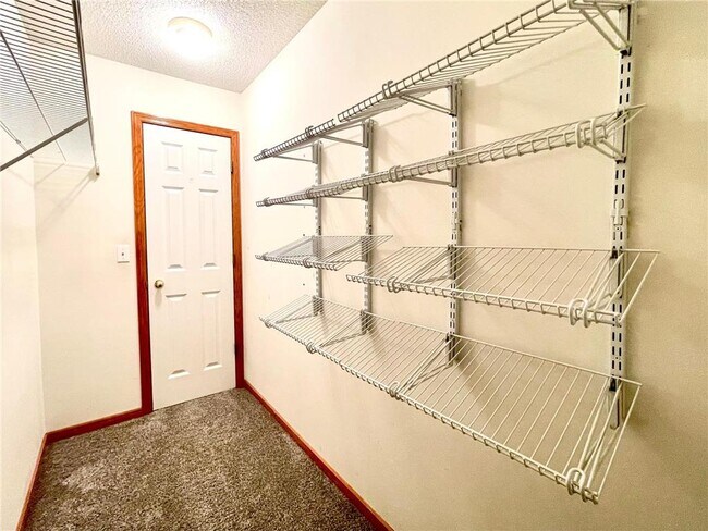 Building Photo - 7414 Bolton Way