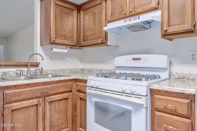 Building Photo - 150 Los Angeles Ave