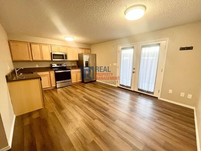 Building Photo - 392 W Rockrimmon Blvd