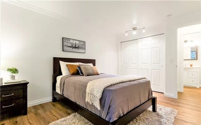 Building Photo - Awesome Juanita Condo for Lease