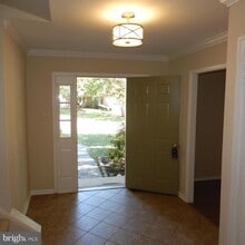 Building Photo - 7014 Maple Tree Ln