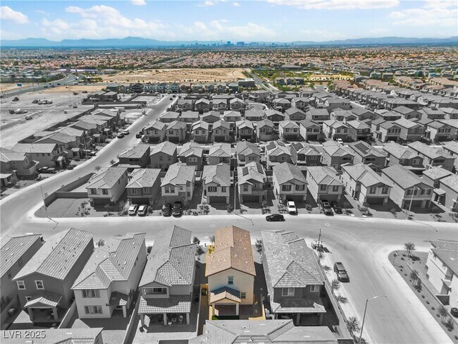 Building Photo - 966 Ferodale Ave