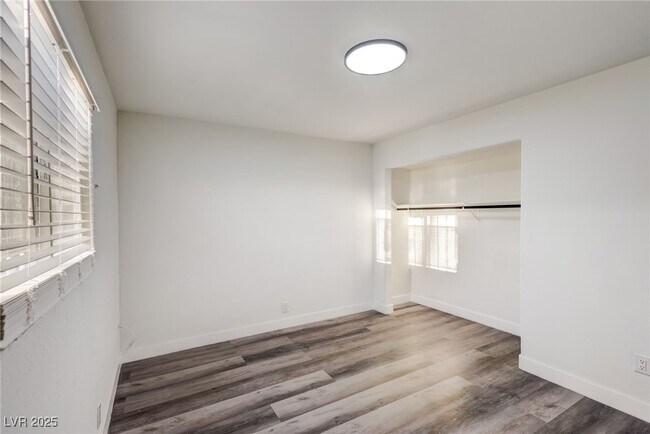 Building Photo - 1922 Fairfield Ave