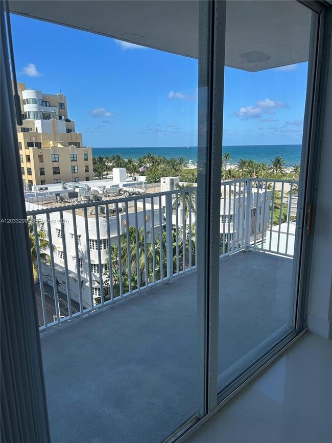 Building Photo - 1255 Collins Ave