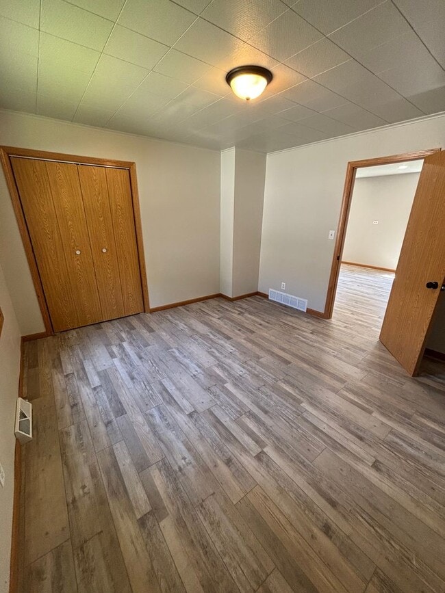 Building Photo - Fully Remodeled 3 Bed/1 Bath Home with Fenced Yard and 2-Car Garage!