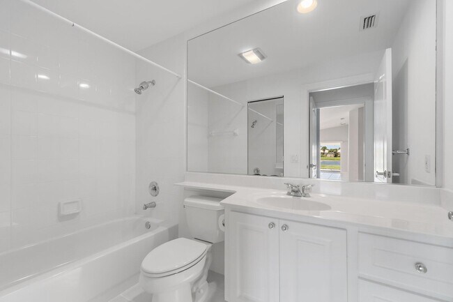 Building Photo - 9083 SE Hawks Nest Ct