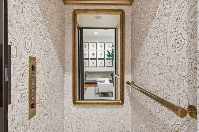 Building Photo - 921 Osceola Dr