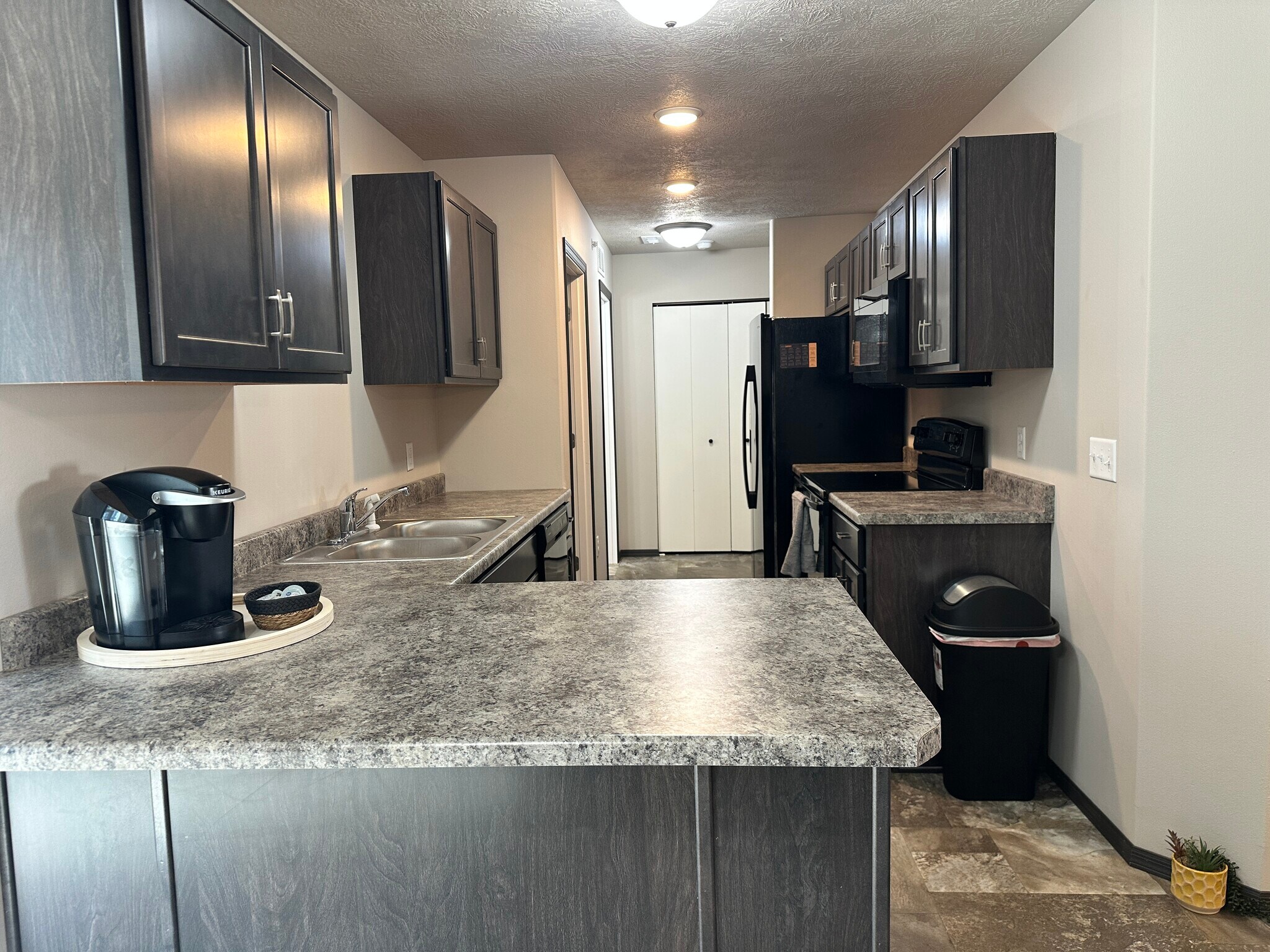 Building Photo - 2200 N Main Ave