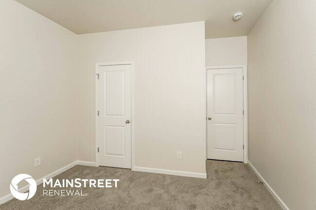 Building Photo - 950 Clover Cir