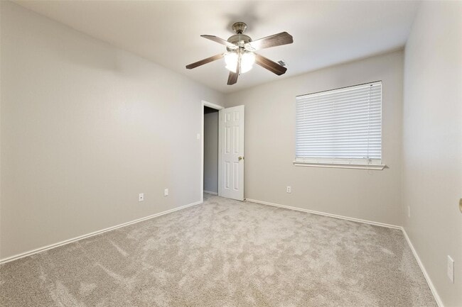 Building Photo - 2224 Bluffstone Dr