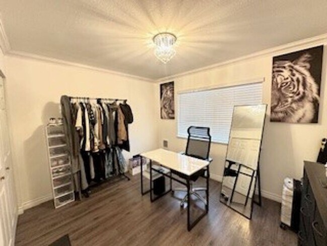 Building Photo - Remodeled One Story 2 Bed 1 Bath Condo in ...