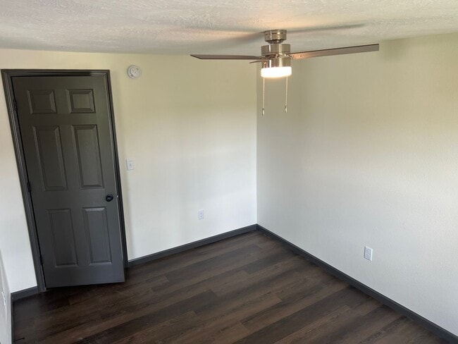Building Photo - 2 BEDROOM 1 BATHROOM HOUSE FOR RENT